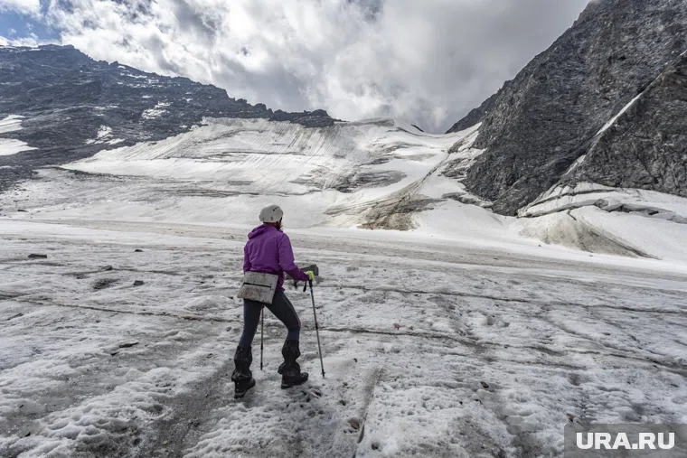 В остальное время на пике Победы наблюдаются штормовые ветра (фото из архива)