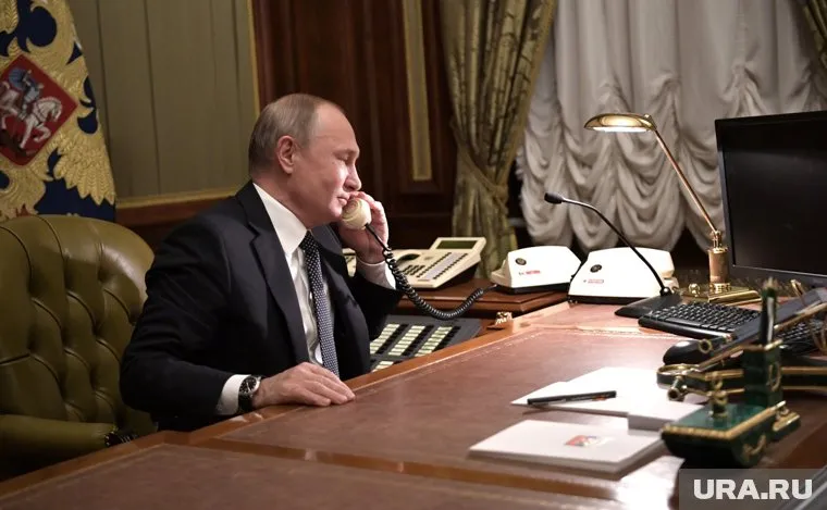 Телефонный разговор Владимира Путина и Владимира Зеленского коснулся ситуации на юго-востоке Украины