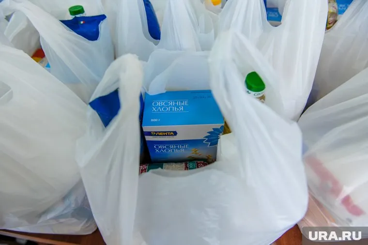 Вместо обещанных продуктовых наборов пенсионеров заставляют оформлять кредиты