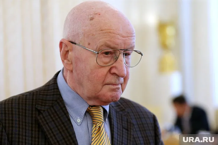 Умер Эдуард Песов