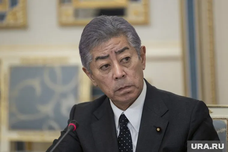 Главе МИД Японии Такэси Ивая запретили въезд в Россию