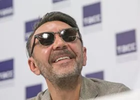 Шнуров посвятил стихи Элтону Джону и отношению к гомосексуалистам в России