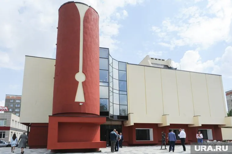 Тектр откроется к 1 сентября