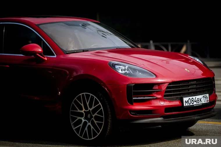 Суммарная стоимость автомобилей составляет 14 млн рублей