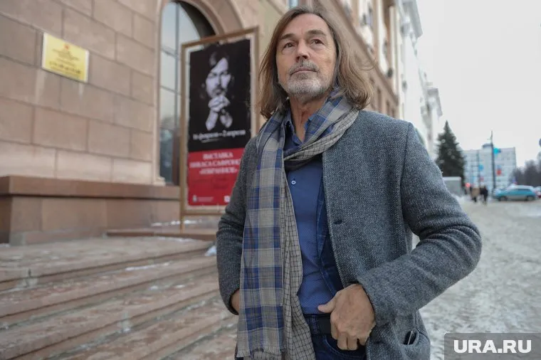 Только за свет в месяц художник платит 24 тысячи рублей