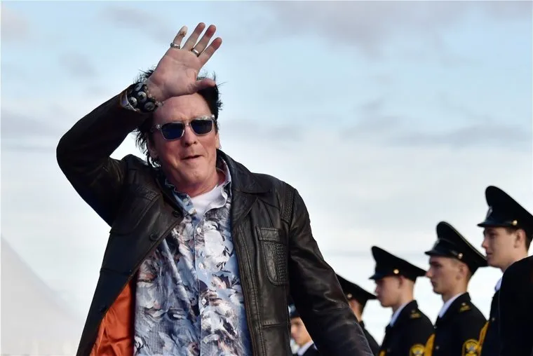 О смерти актера сообщили полицейские, которые обнаружили Мэдсена в его доме в Малибу