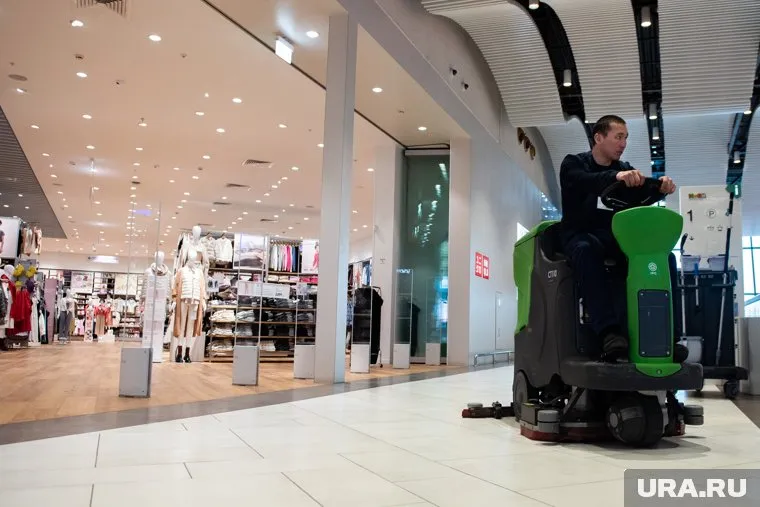 По словам Булата Шакирова, сохранить зарплату и рабочие места практически невозможно