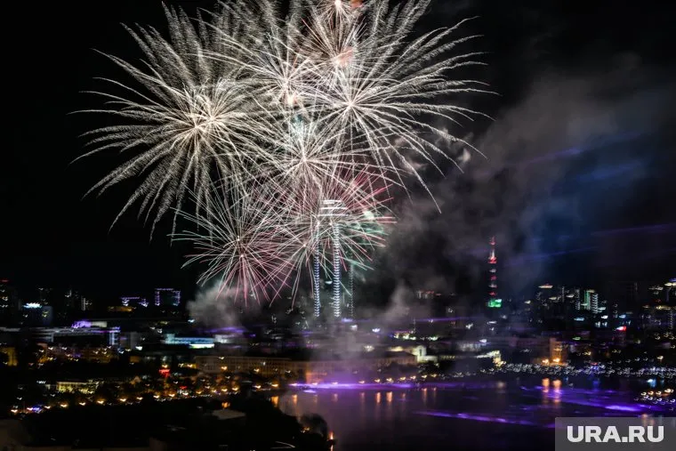 Челябинский транспорт доставит домой 9 мая после фейерверка