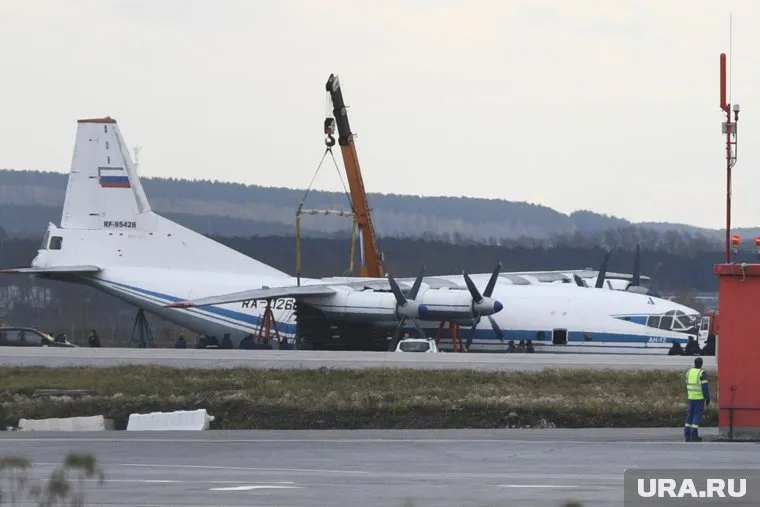Сейчас транспортник эвакуируют с ВПП
