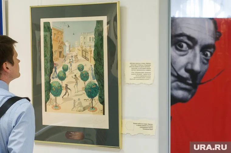 Начнем день с прогулки по музею, который собственноручно обустроил Сальвадор Дали в своем родном городе.