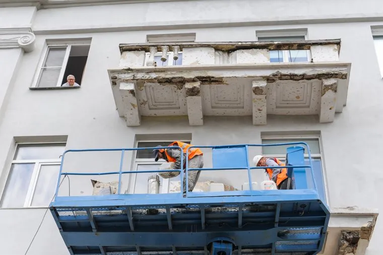 Балкон дома проспект Ленина 61. Челябинск