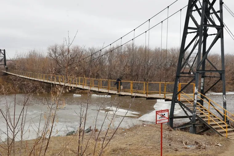 Дамба на улице Гагарина. Тобол. Курган