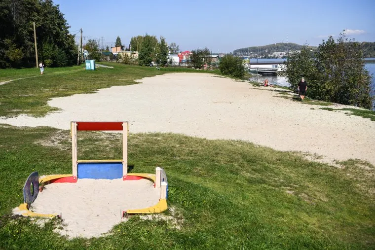 Зарыбление Верх-Нейвинского пруда. Новоуральск