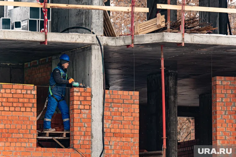 Зарплата фасадчика в среднем превышает 200 тысяч рублей