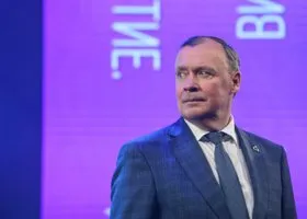 Голос мэра зазвучал в метро и ТЦ — в разгар борьбы Екатеринбурга за деньги
