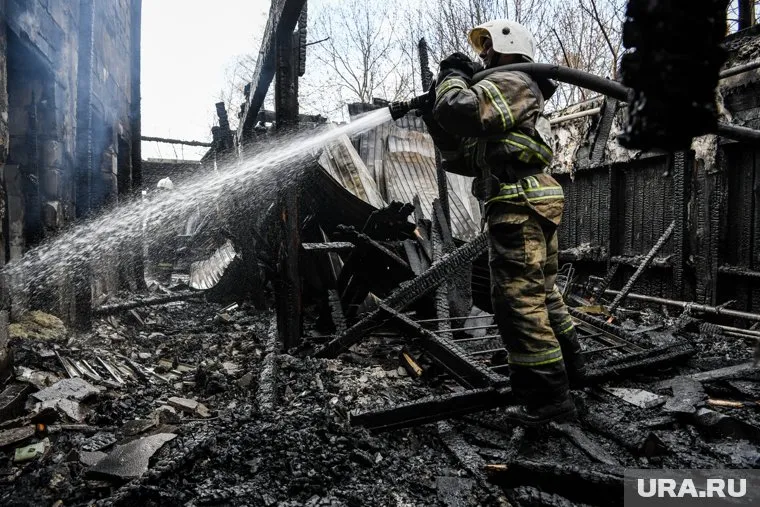 Погибших в Муслюмово обнаружили при тушении пожара (архивное фото)