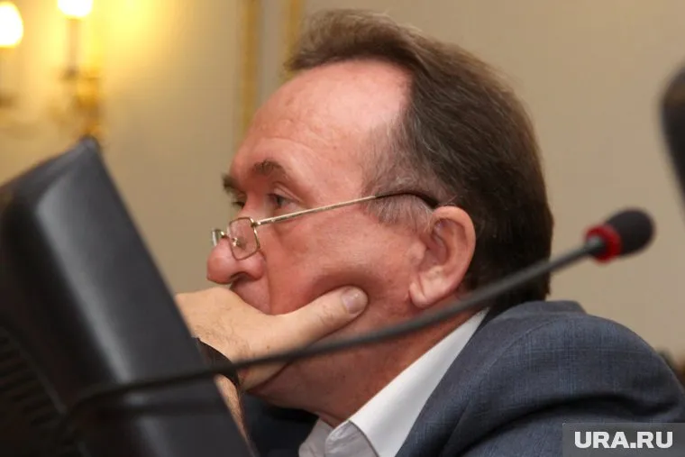 Суд может лишить бывшего главу Шадринского района Владимира Осокина водительского удостоверения