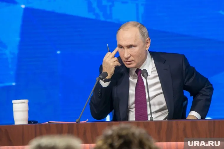 Владимир Путин пообещал премии членам правительства РФ и администрации президента