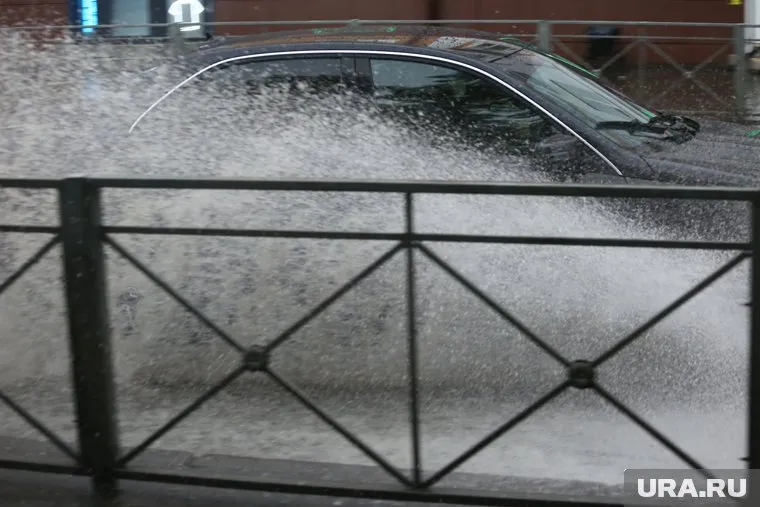 Ливень вызвал проблемы с транспортом в Перми