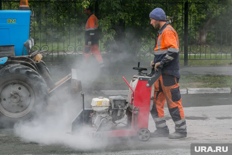 В Кургане начали ремонтировать дорогу, которую еще не открыли (архивное фото)