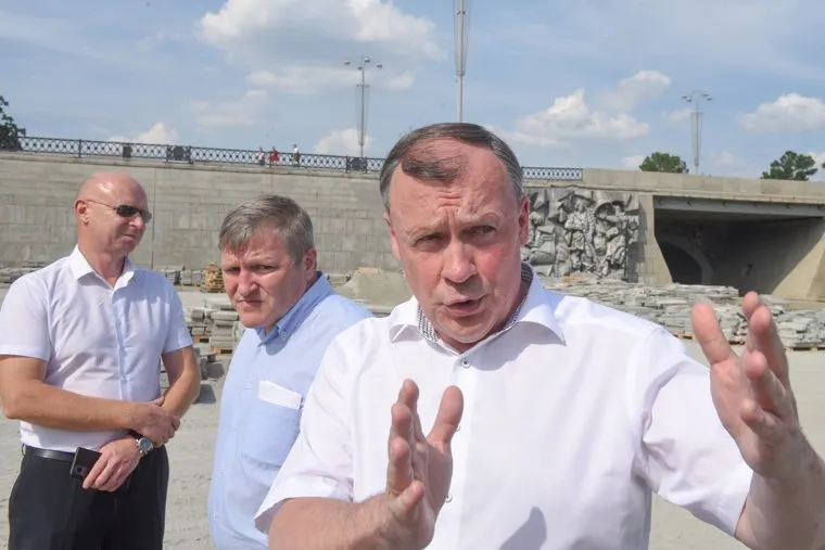 Орлов у дома Севастьянова и на Плотинке. Екатеринбург