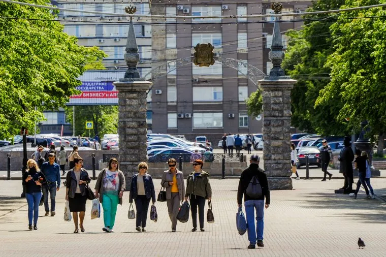Низкий уровень самоизоляции. Обстановка в городе во время эпидемии коронавируса. Челябинск