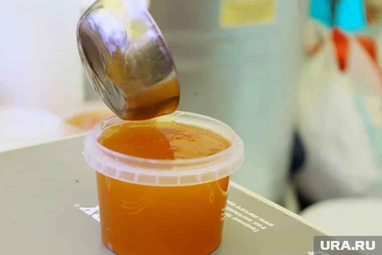 Чрезмерное употребление меда грозит повышением сахара в крови и ожирением