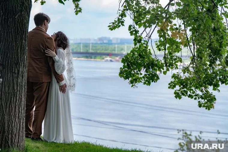 В ЯНАО зарегистрировали браки на леднике Романтиков во время массового восхождения