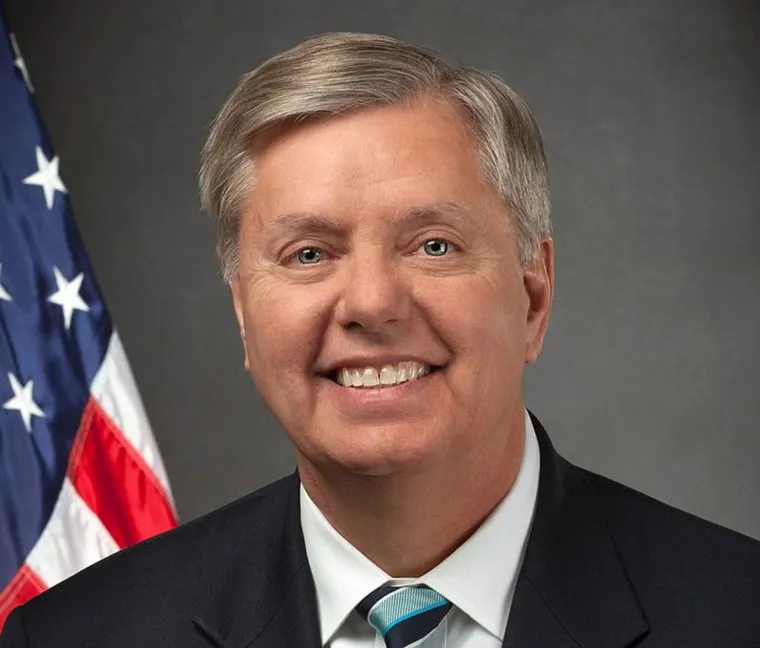 Грэм заявил, что боится ехать на встречу Путина и Трампа