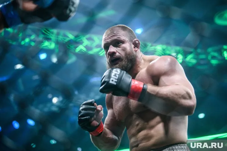 Бой Штыркова (на фото) и Эномото состоится 14 декабря