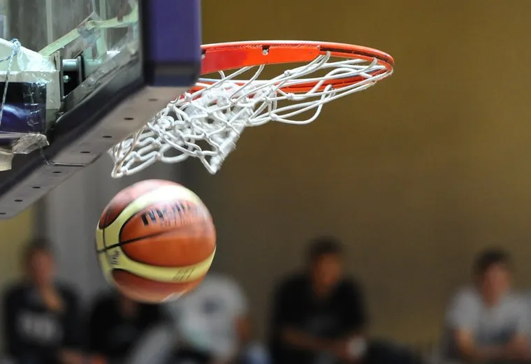 Баскетбол Динамо-Самара2. Челябинск., корзина, мяч, кольцо