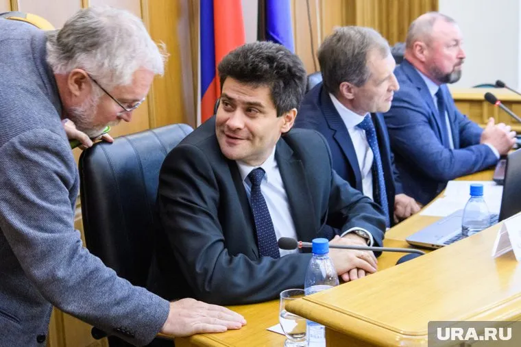 За принятие отчета Александра Высокинского проголосовали 18 из 24 депутатов