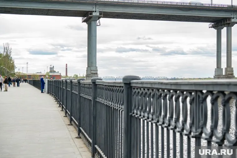 Мост проходит через поселок Затока (архивное фото)