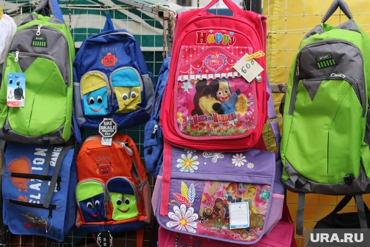 Ранцы, как и другие школьные принадлежности, выросли в цене