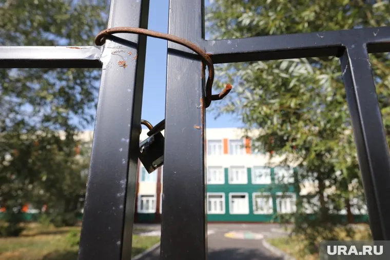 Возле курганской школы горел строительный мусор (архивное фото)