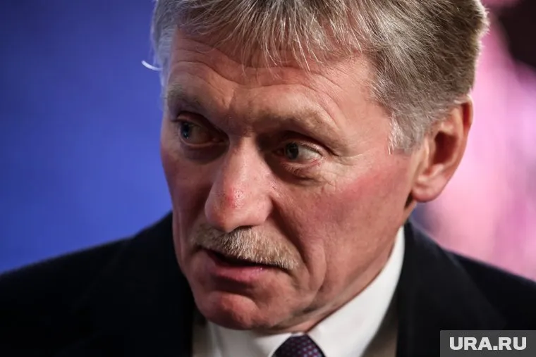 Тот, кто помогает Украине, не сможет вернуться в РФ, сказал Песков