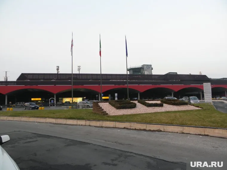 Сообщается, что взрыв произошел недалеко от аэропорта Болоньи