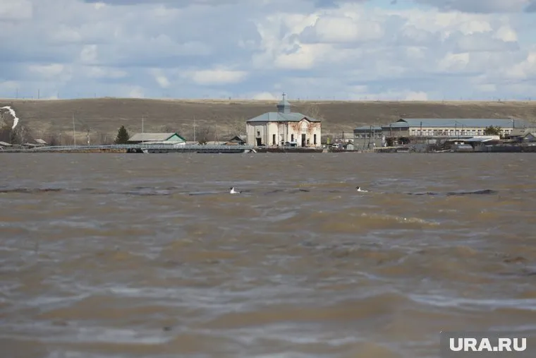 За шесть часа вода прибыла на девять сантиметра