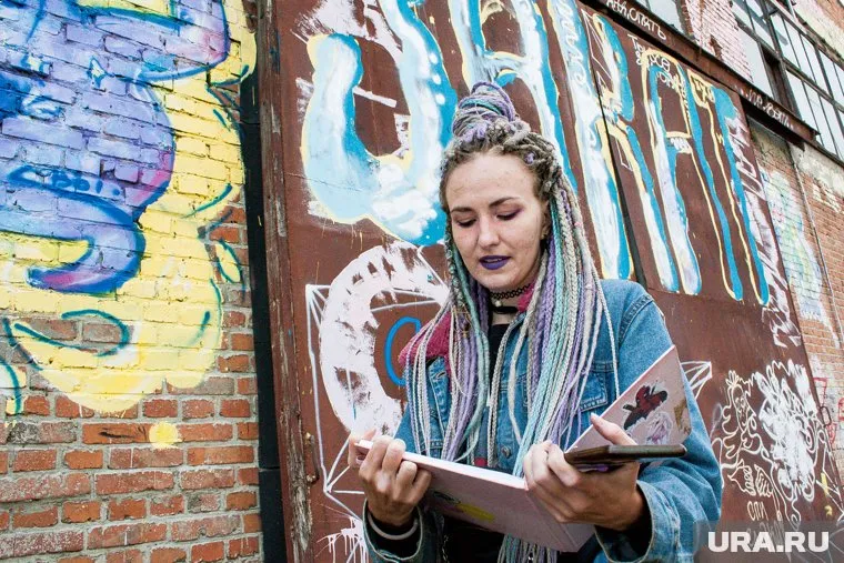 Что слушает, смотрит и о чем говорит молодежь — узнаем из новой Афиши URA.RU на выходные