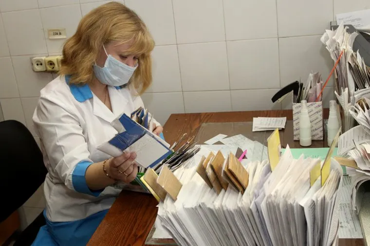 Выездная комиссия гордумы во 2 городскую больницуКурган, медицинский работник, карточки пациентов