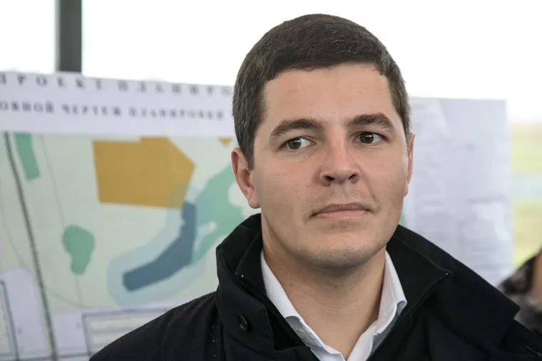 Посещение Александром Моором и Дмитрием Артюховым заводоуковска. Осмотр поля под ИЖЗ и завода по производству вагон-домов. Тюмень, артюхов дмитрий