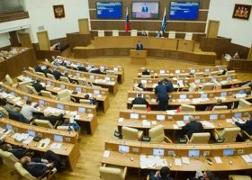 Единороссы поделили комитеты и посты вице-спикеров свердловского Заксобрания