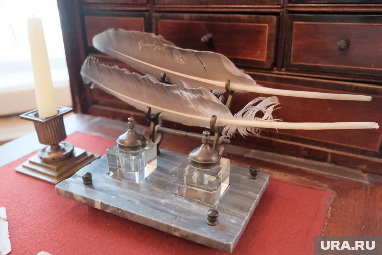 В выходные челябинцев ждет мастер-класс по леттерингу перьями