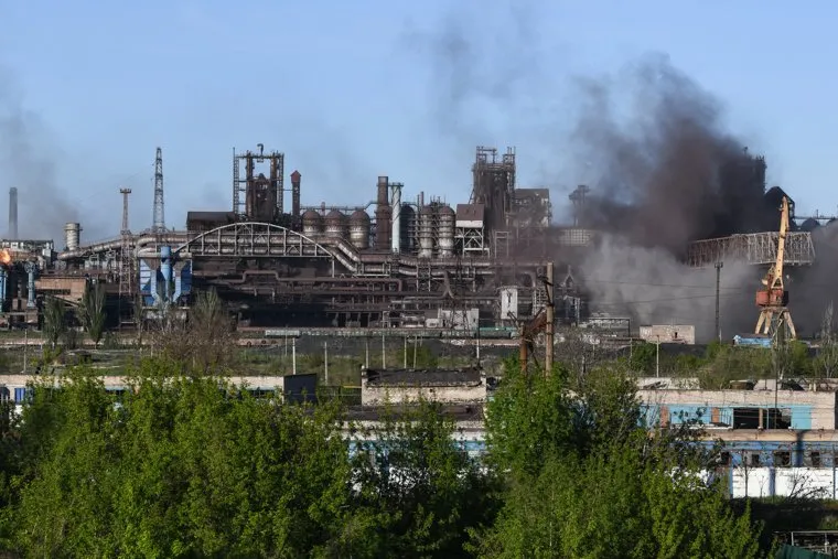 Мариуполь в период вывода гражданских лиц с завода Азовсталь. ДНР/Украина