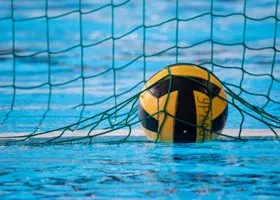 Болельщики сборной Сербии вывесили сербско-русский флаг на Олимпиаде