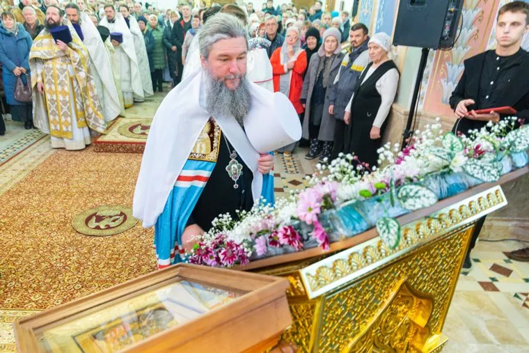 Божественная литургия в храме Архангела Михаила  села Новоипатово. Свердловская область