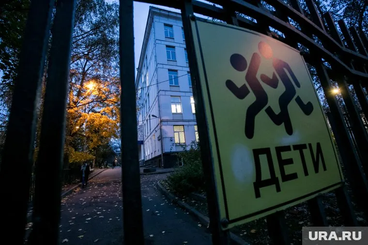 Участие в поисках пропавшего подростка в Антипаюте приняли 52 сотрудника школы-интерната