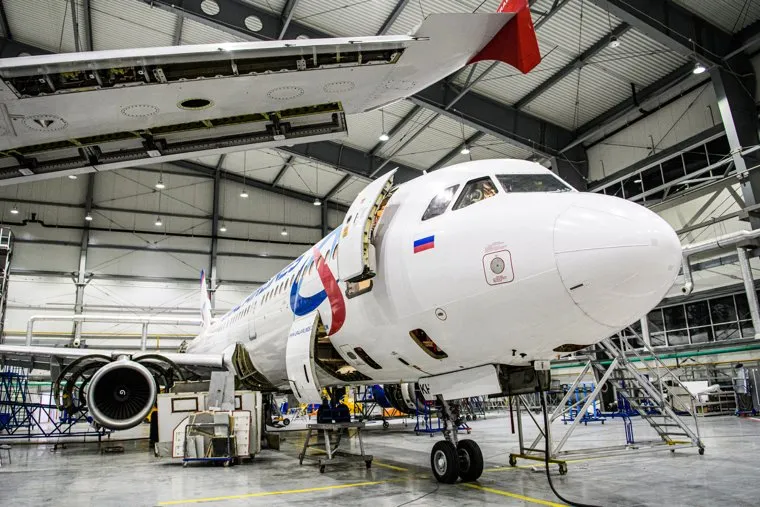 Аэропорт "Кольцово" во время снегопада. Екатеринбург