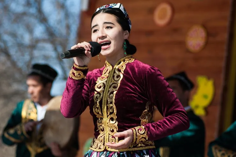 Празднование национального праздника «Навруз» в загородном культурно-развлекательном центре «Парк Сказов». Свердловская область, Арамиль