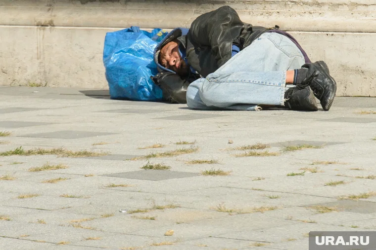 Директор центра "Милосердие рассказал, как помочь бездомным